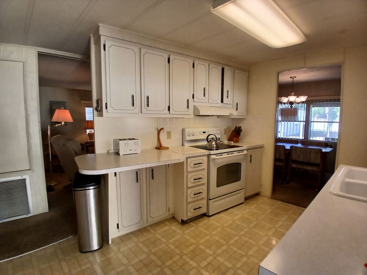 5227 11th Street Court W