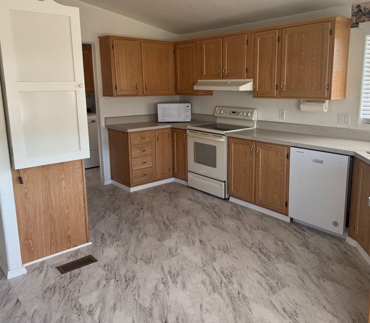 3104 E. BROADWAY, LOT #171