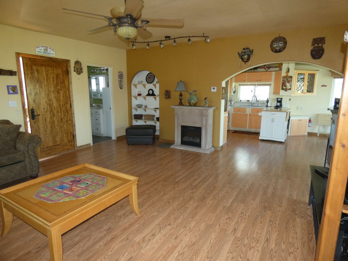 1110 North Henness Rd 1016