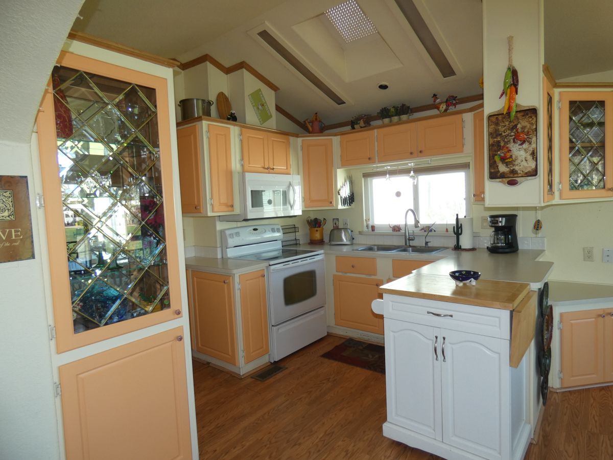 1110 North Henness Rd 1016