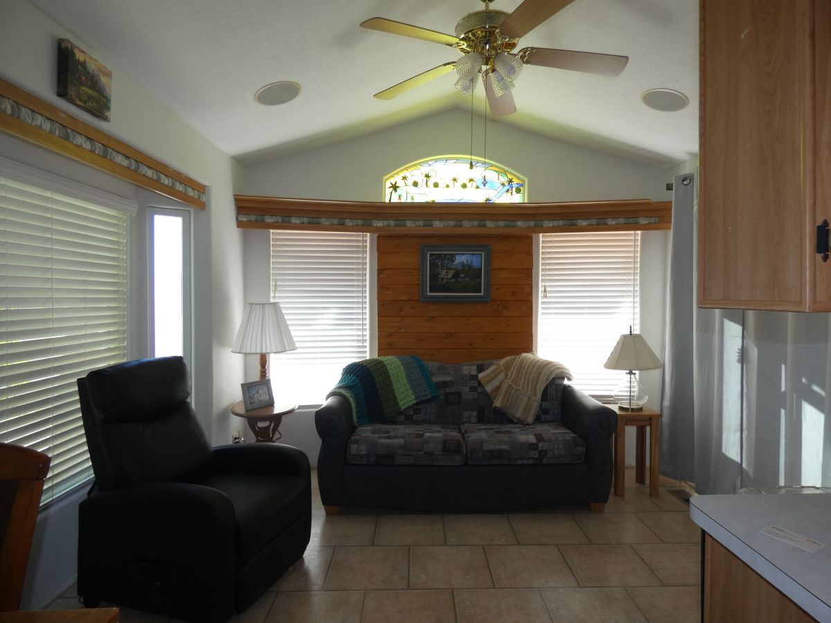 1110 North Henness Rd 558