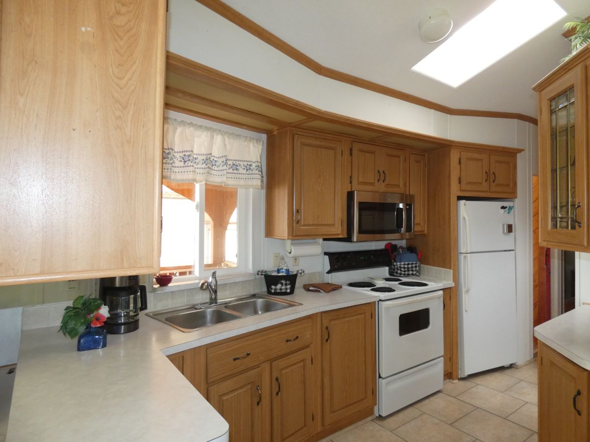 1110 North Henness Rd 558