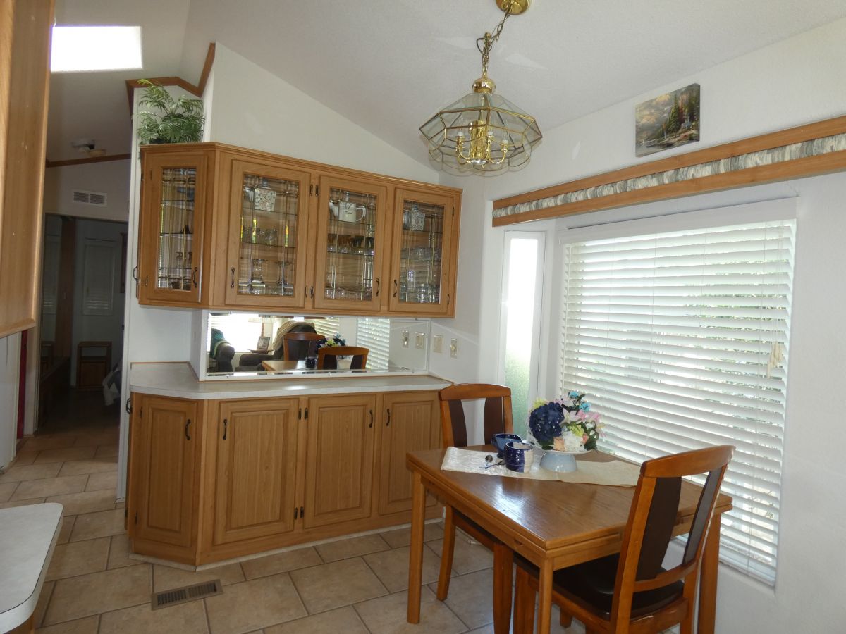 1110 North Henness Rd 558