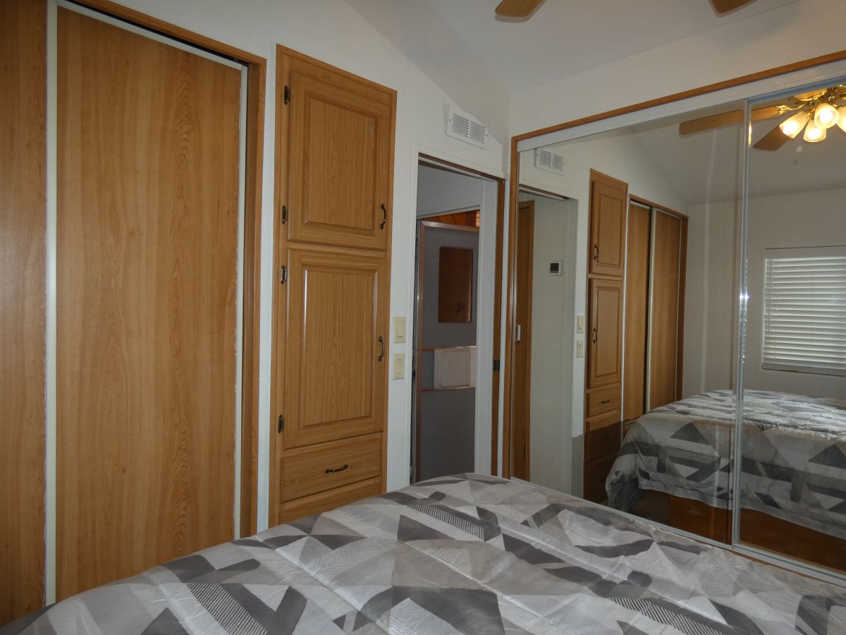 1110 North Henness Rd 558