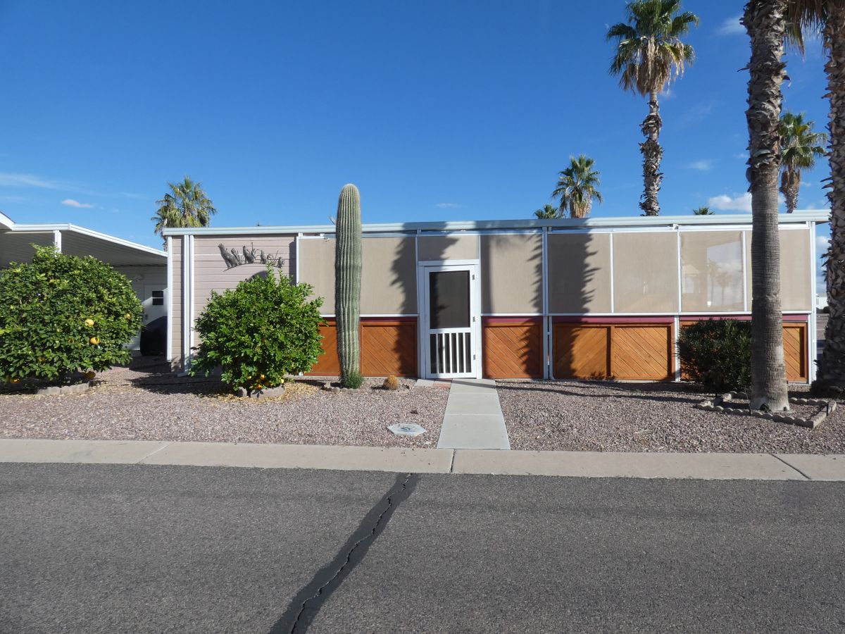 1110 North Henness Rd 558