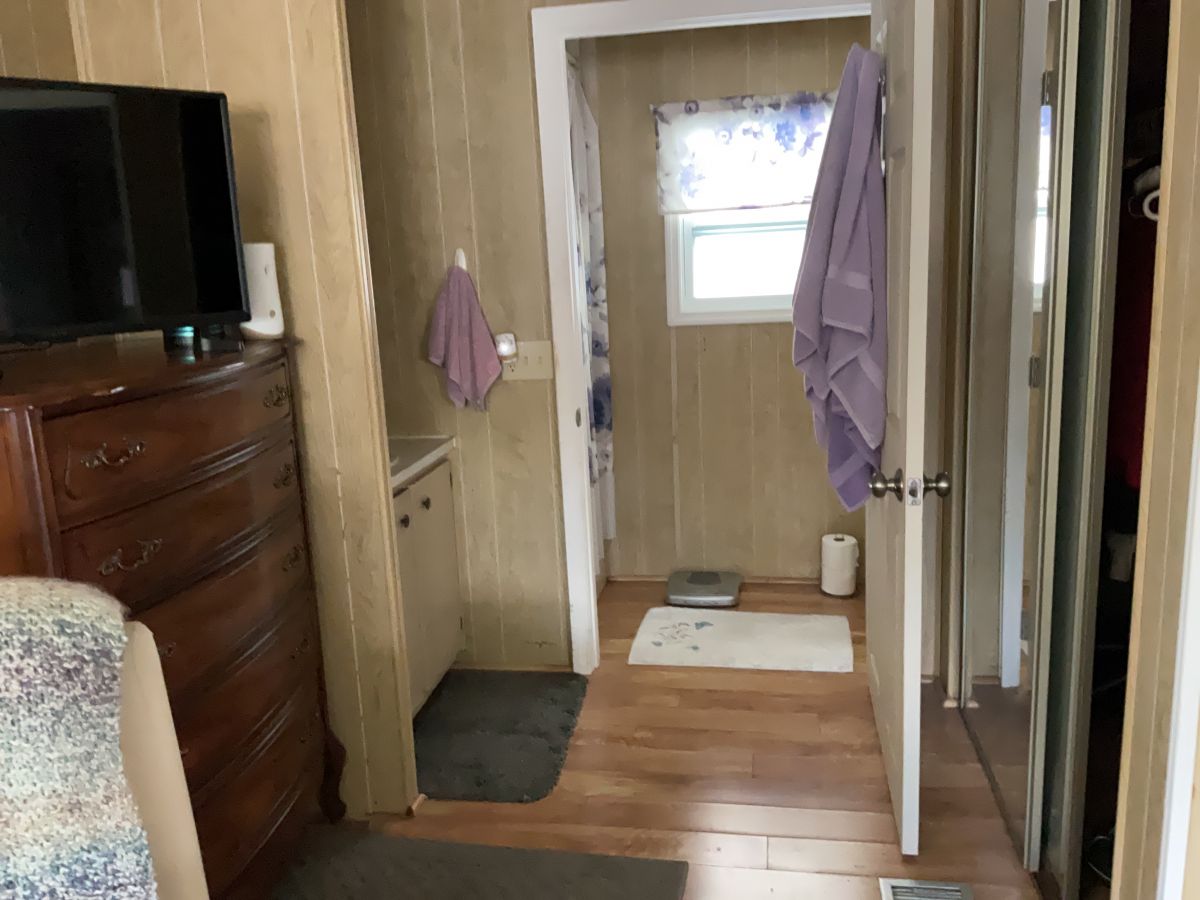 15404 LAKESHORE VILLA PLACE