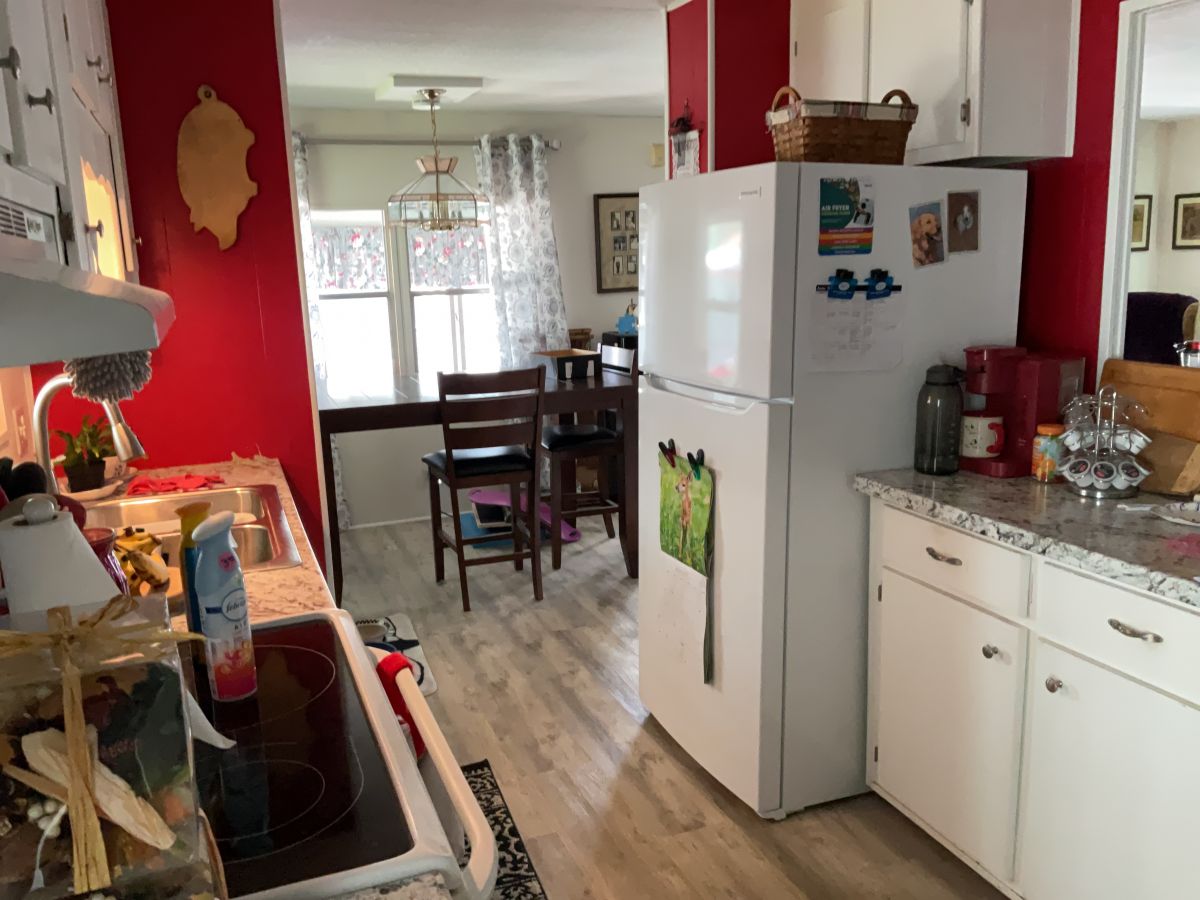 15404 LAKESHORE VILLA PLACE