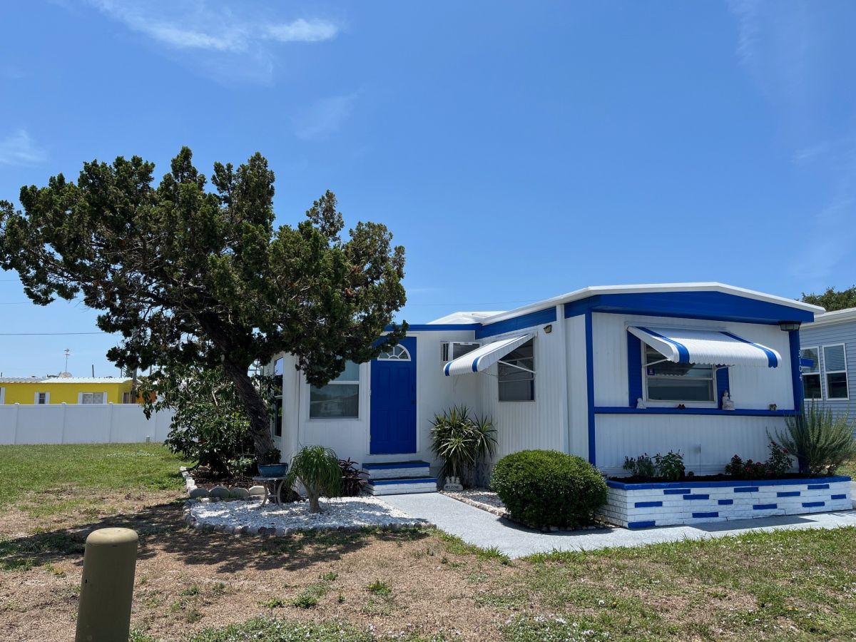 3104 Saralake Dr., South