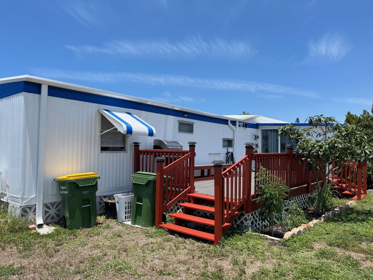 3104 Saralake Dr., South