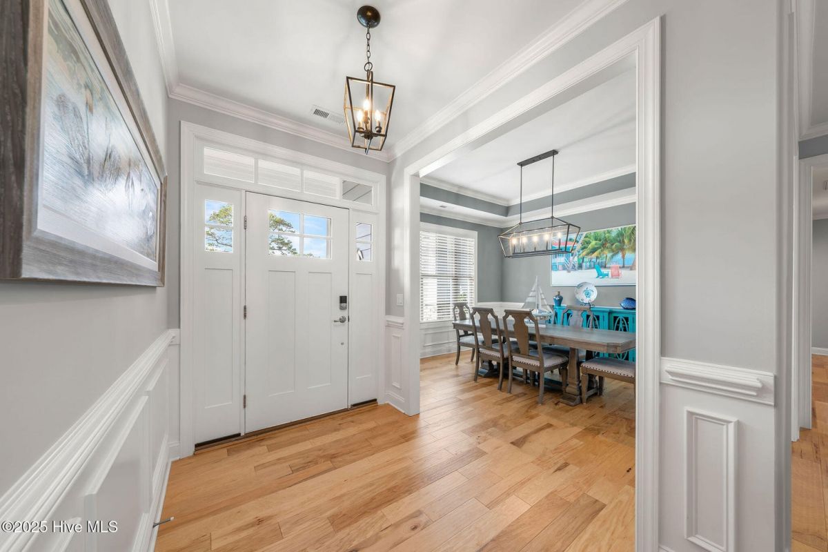 4392 Spanish Moss Court