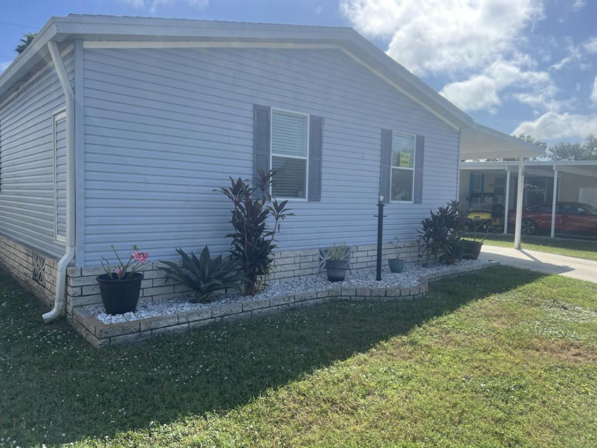 3212 Valencia Terrace Ln