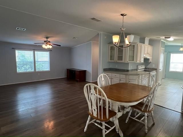 3212 Valencia Terrace Ln