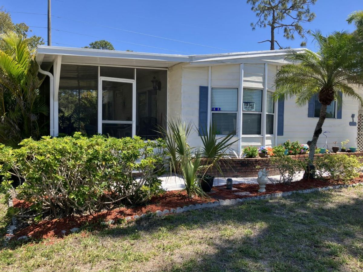 1068 GREAT LAKES DR, #H02