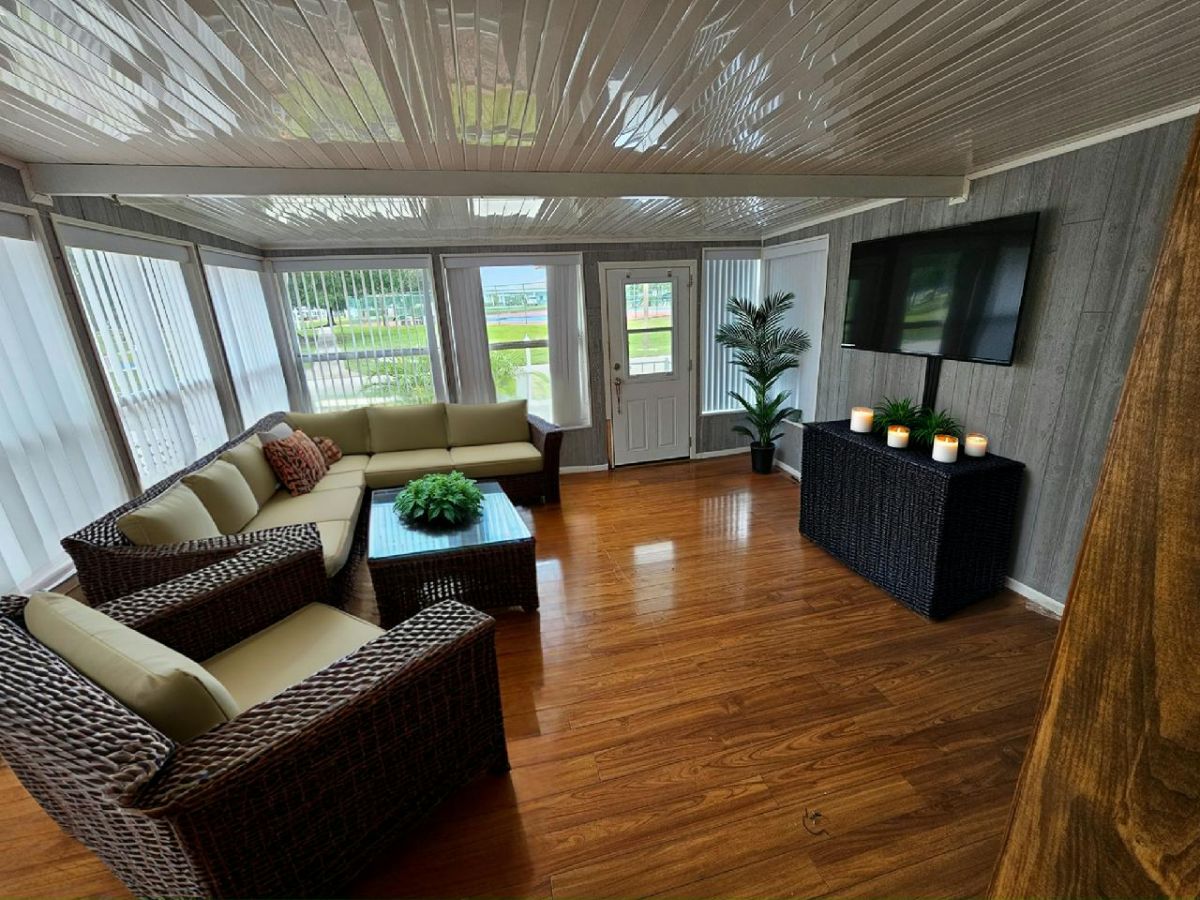 1562 Tanglewood Circle