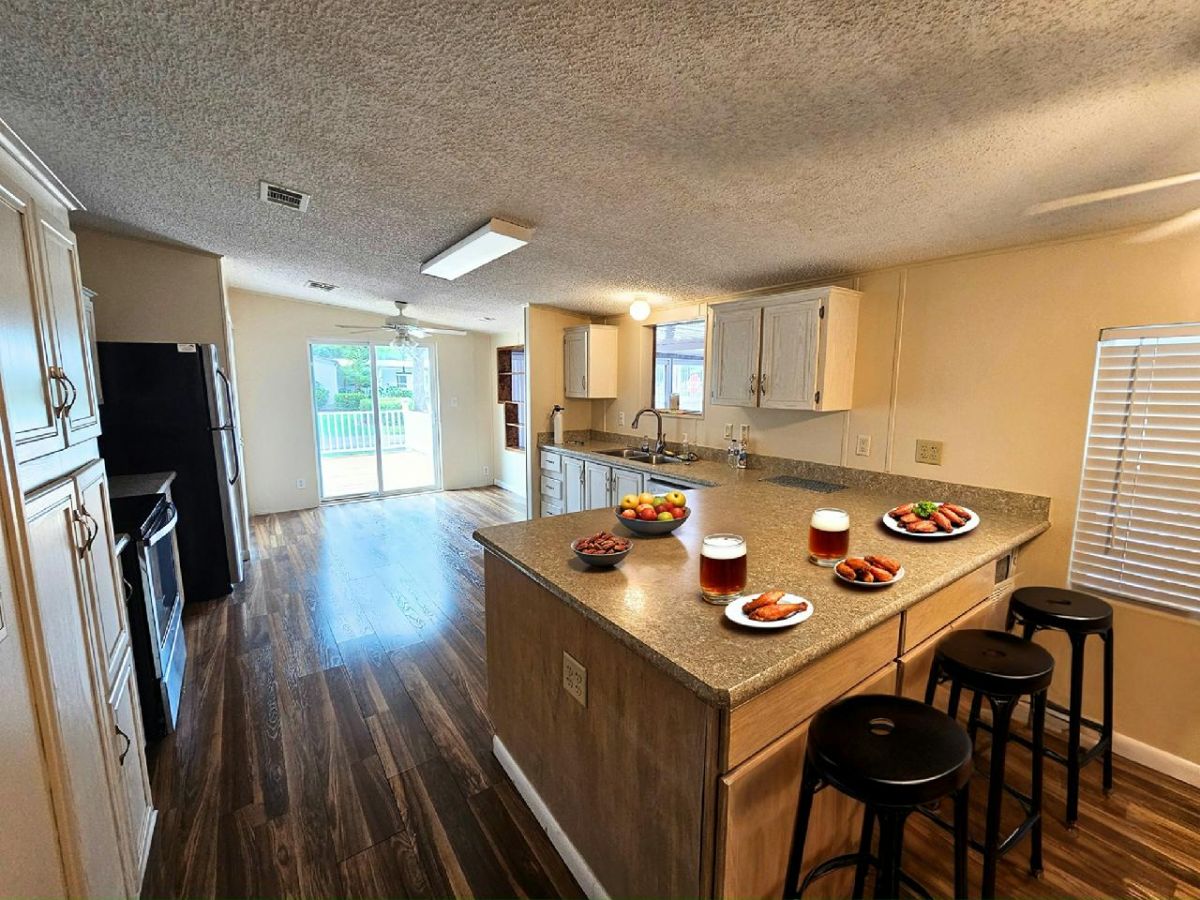 1562 Tanglewood Circle