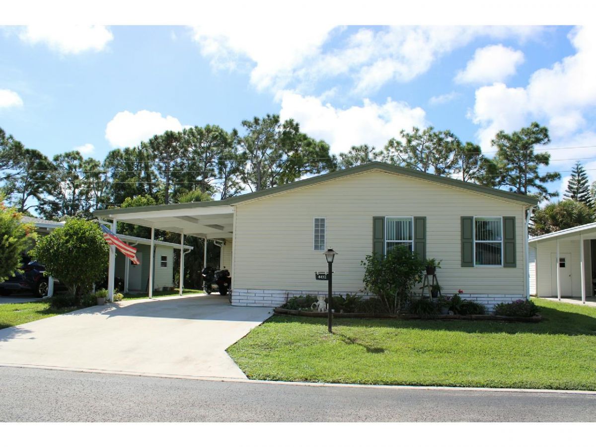 4432 SE SWEETWOOD WAY