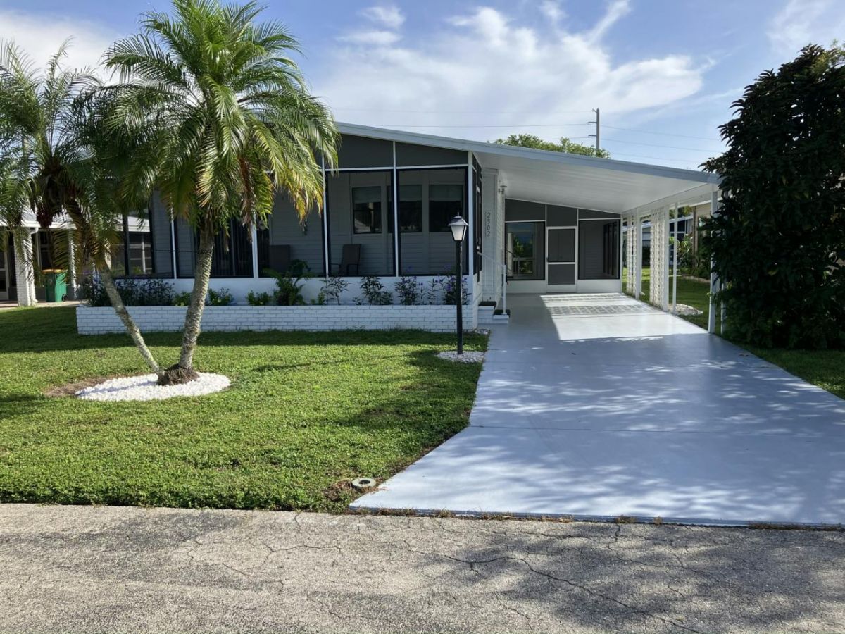 2302 NIAGARA LANE, #J02