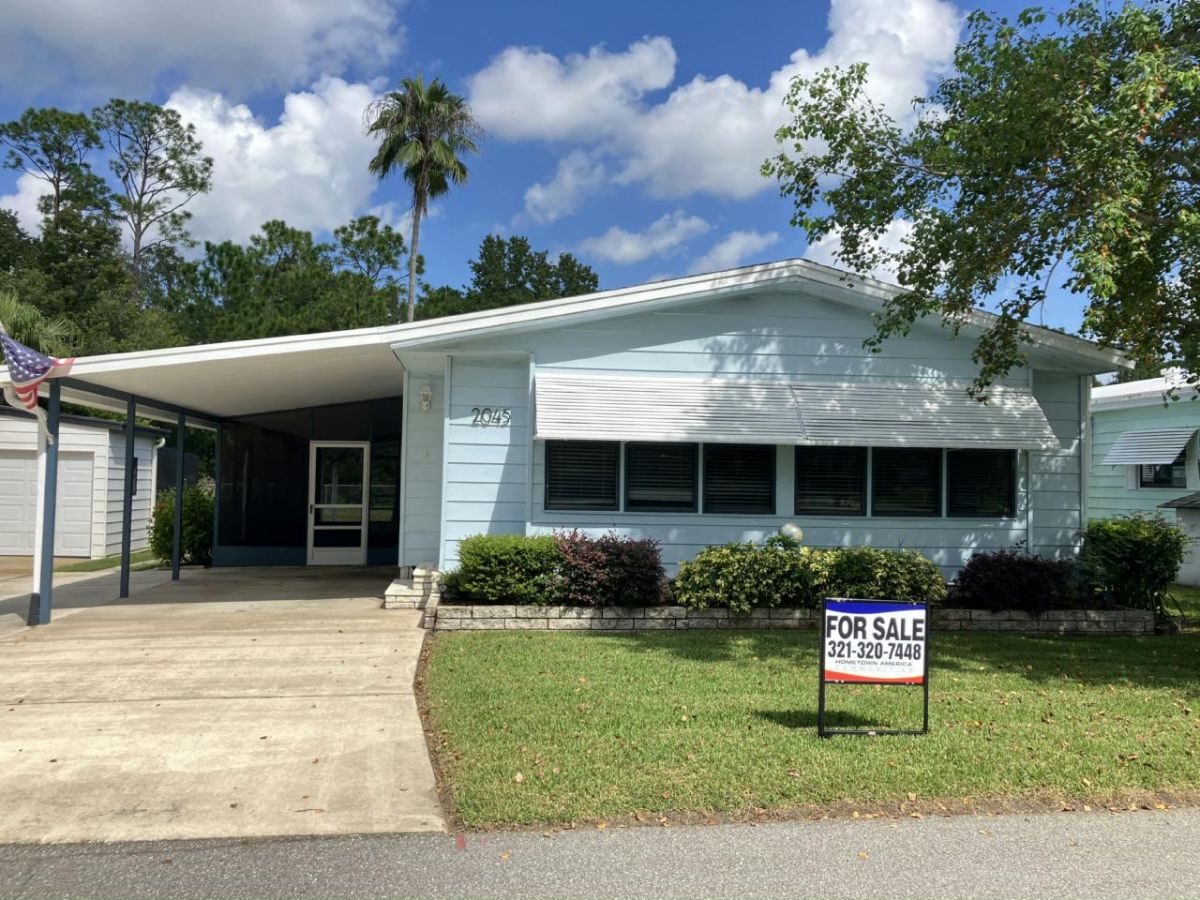 2045 WARWICK HILLS DR.