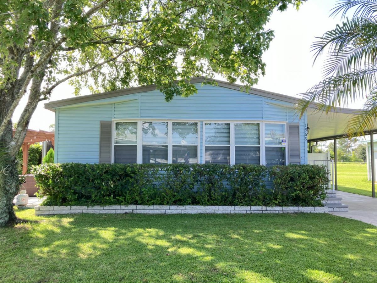 1969 WARWICK HILLS DR.