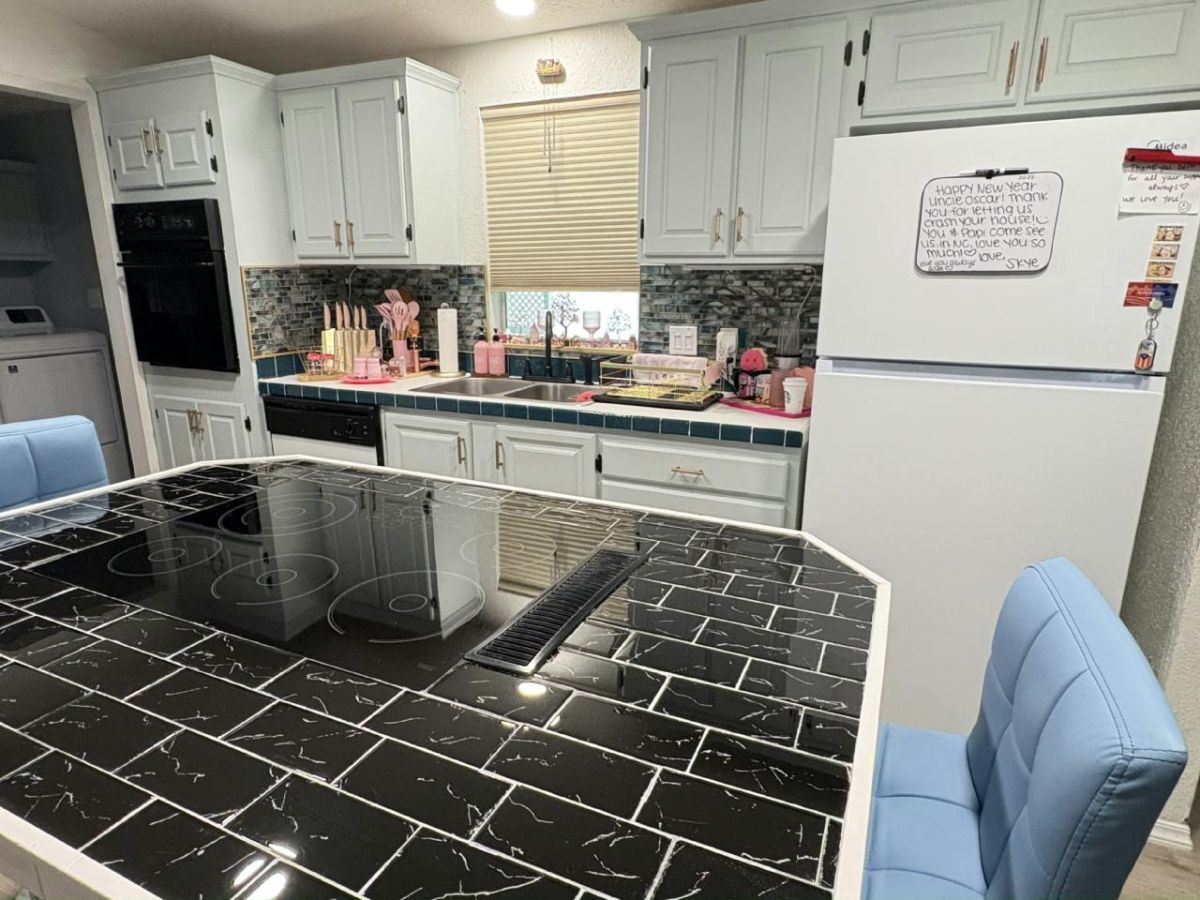 3869 Southwind Drive