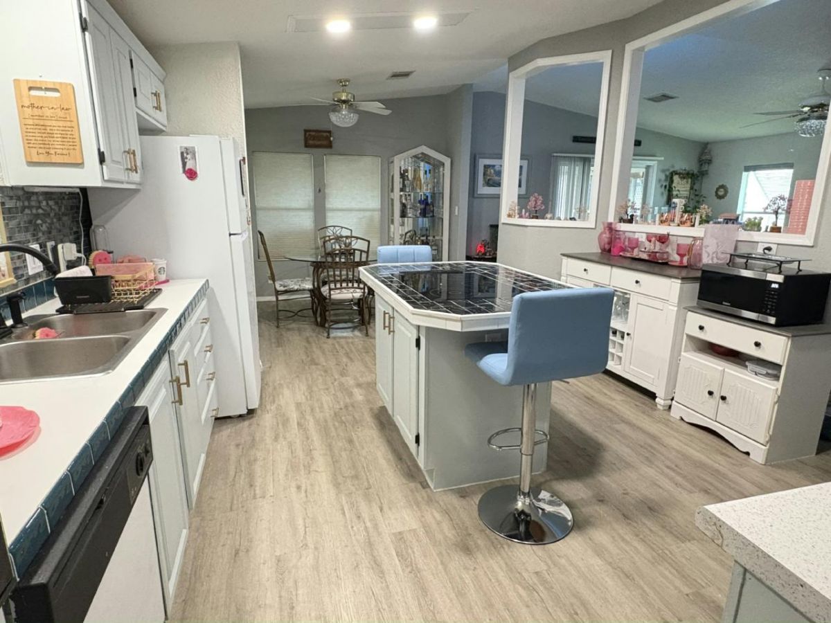 3869 Southwind Drive