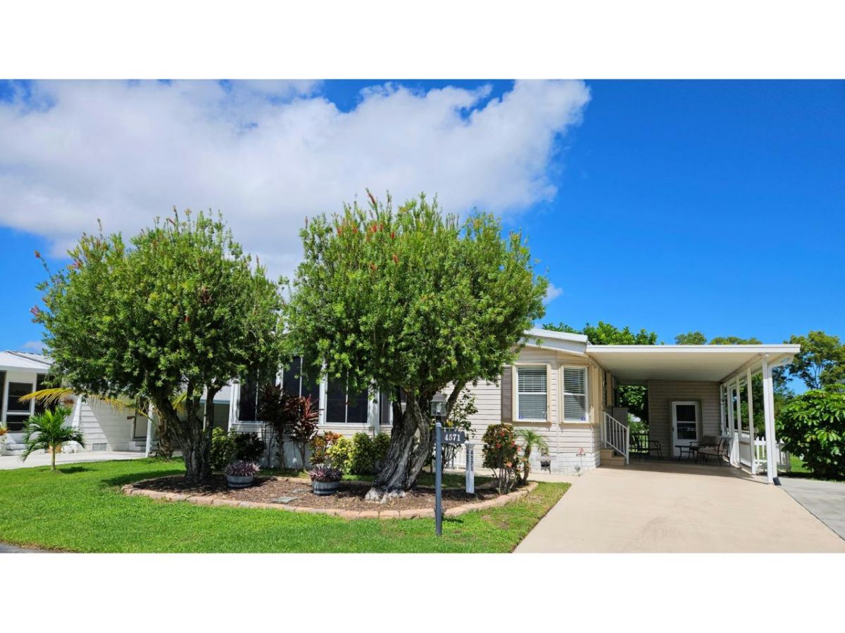 4571 SE COTTONWOOD TERR