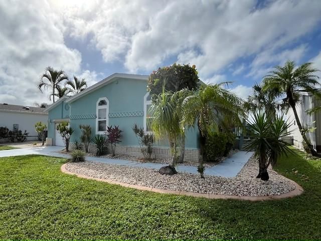 6103 Avenida Las Colinas