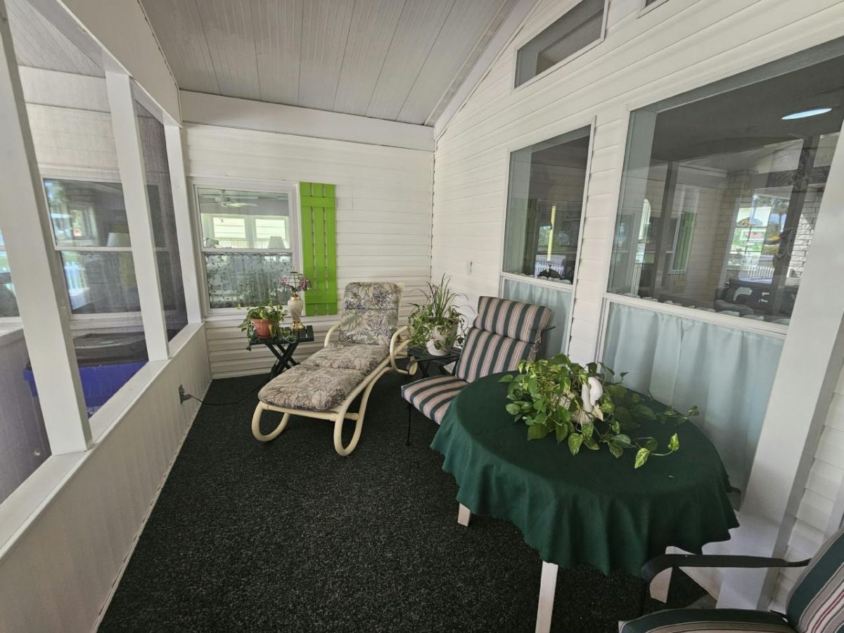 1572 Tanglewood Circle