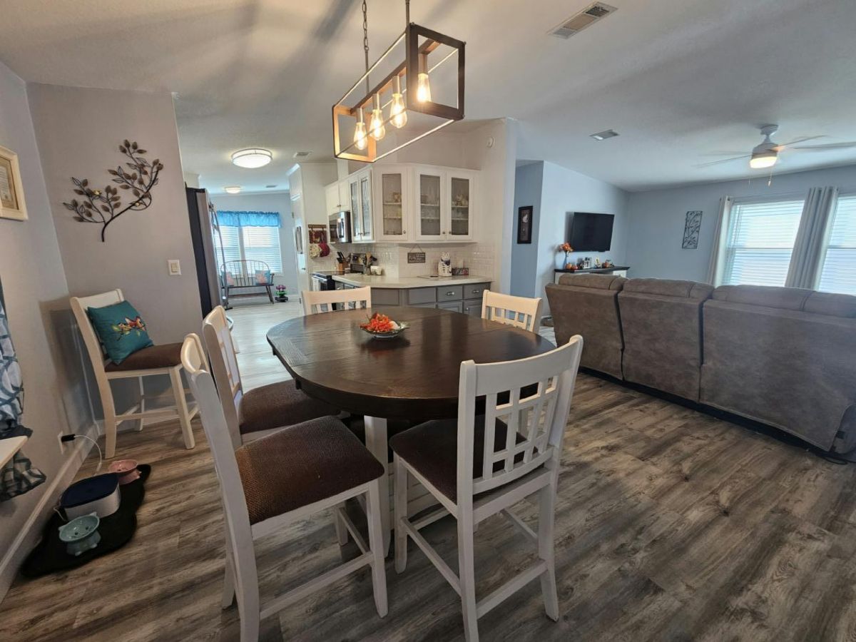 1909 Sunflower Circle