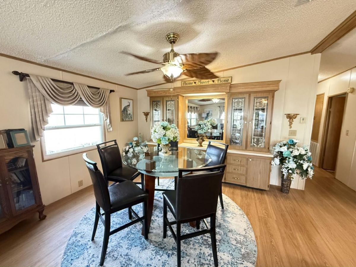 2077 WARWICK HILLS DR.