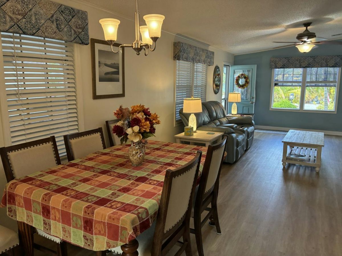 2808 STEAMBOAT LOOP #272