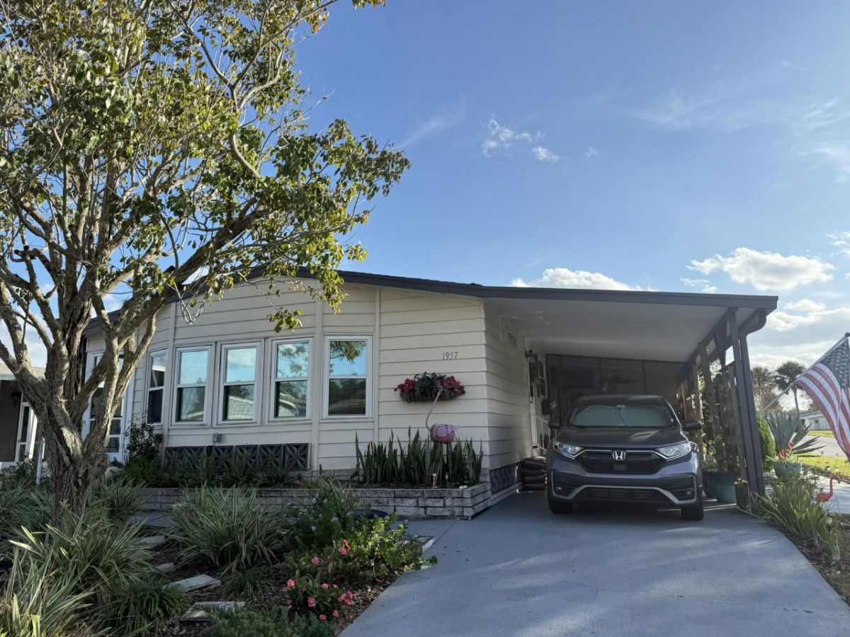 1957 WARWICK HILLS DR.