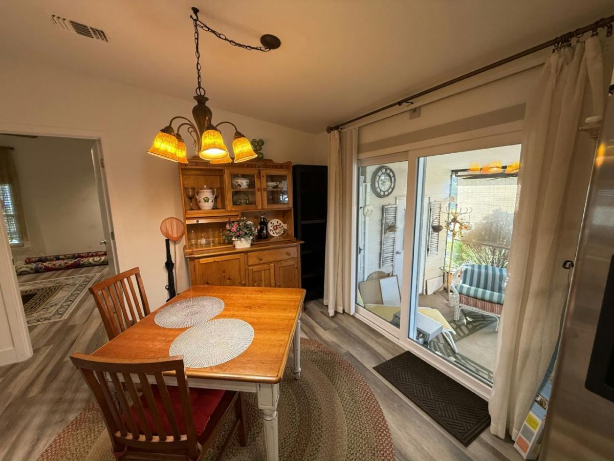 1957 WARWICK HILLS DR.