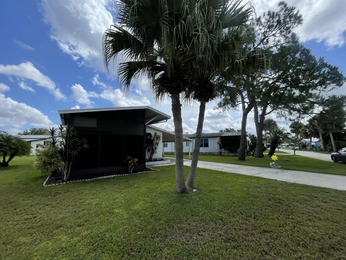 3000 US HWY 17/92 W, LOT #243