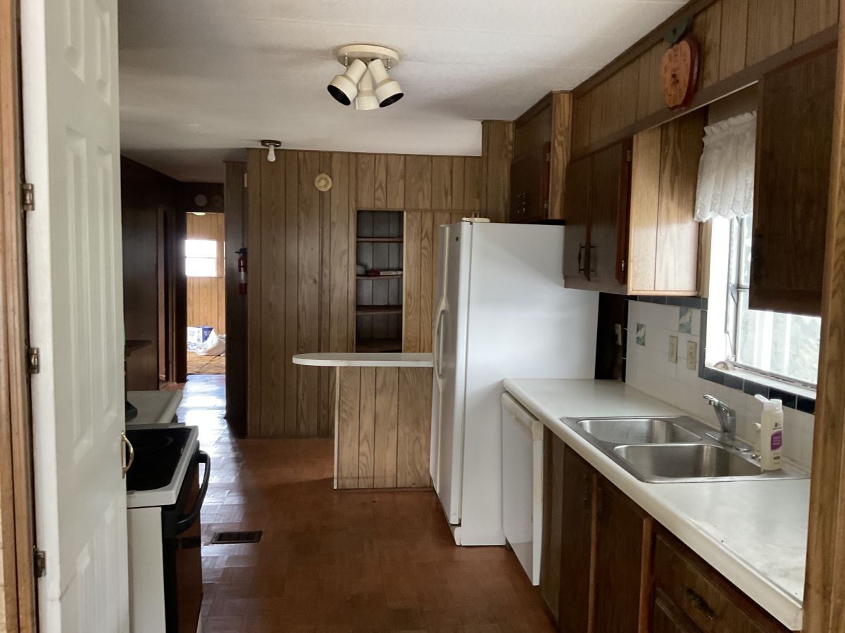 15427 LAKESHORE VILLA BLVD