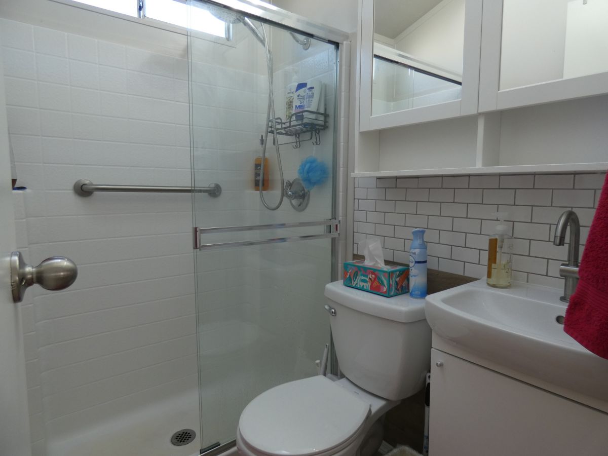 1110 North Henness Rd 934