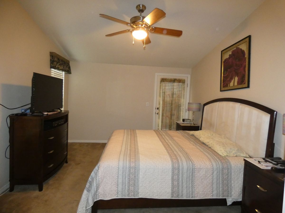 1110 North Henness Rd 1253