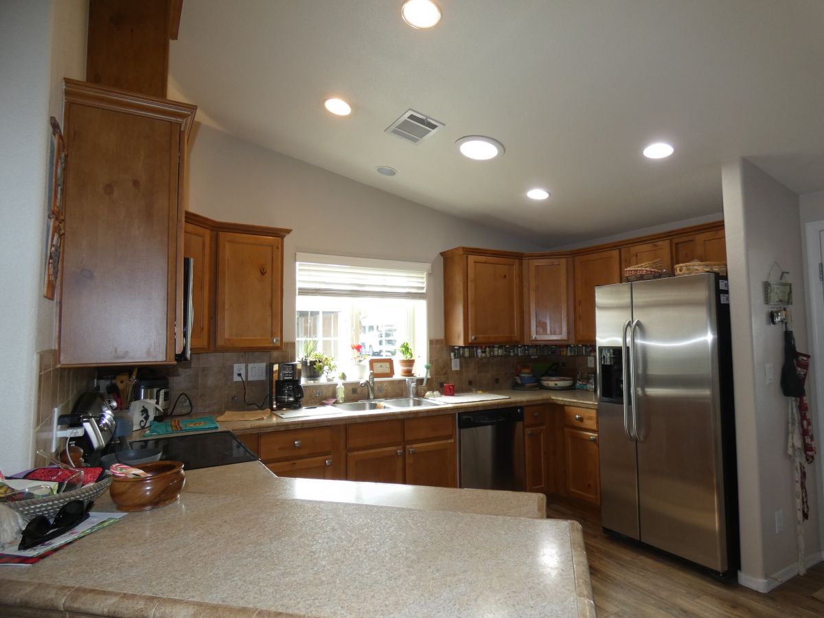 1110 North Henness Rd 1325