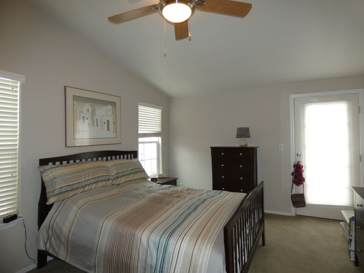 1110 North Henness Rd 1325