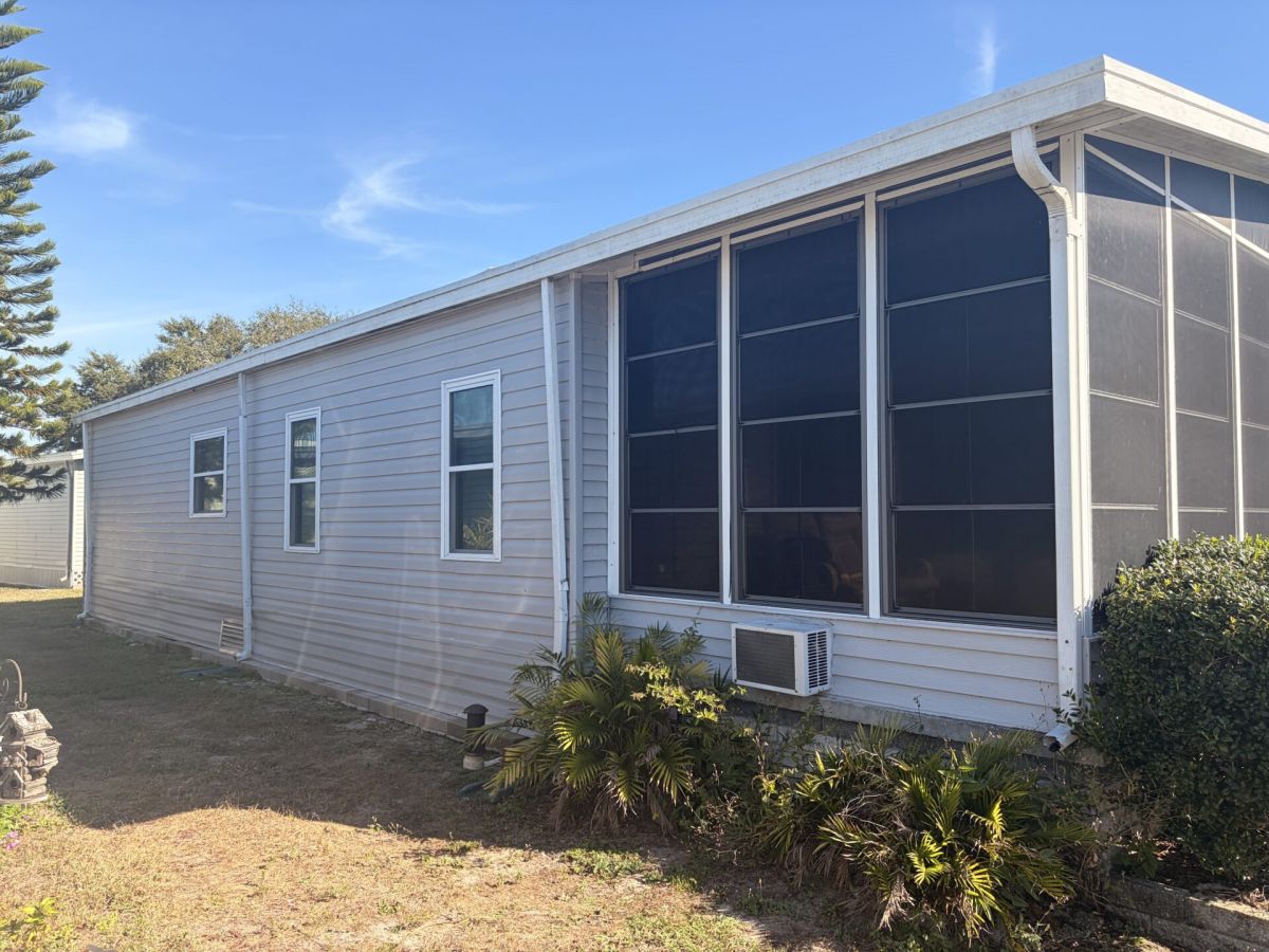 1121 48th Avenue Drive