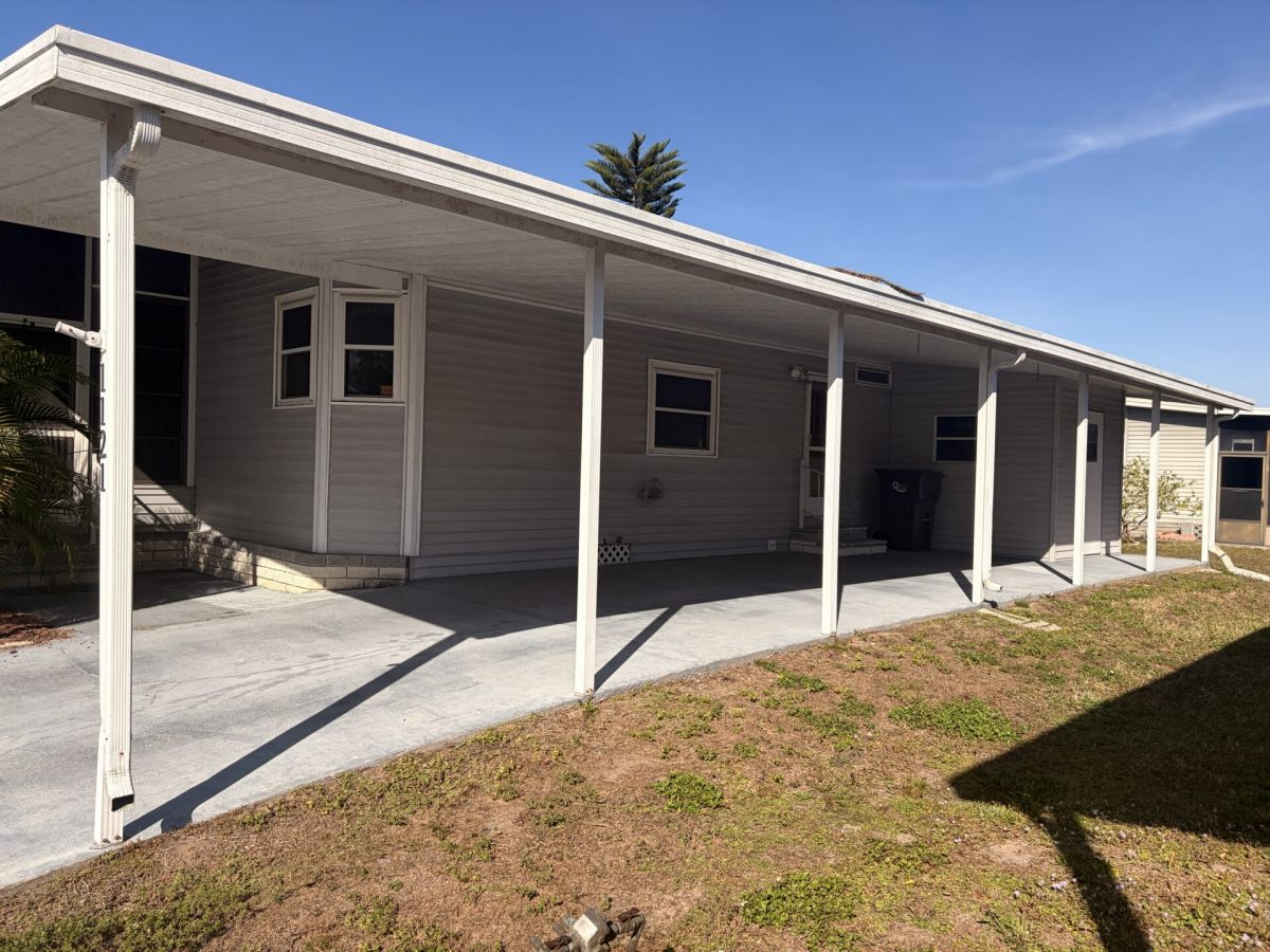 1121 48th Avenue Drive