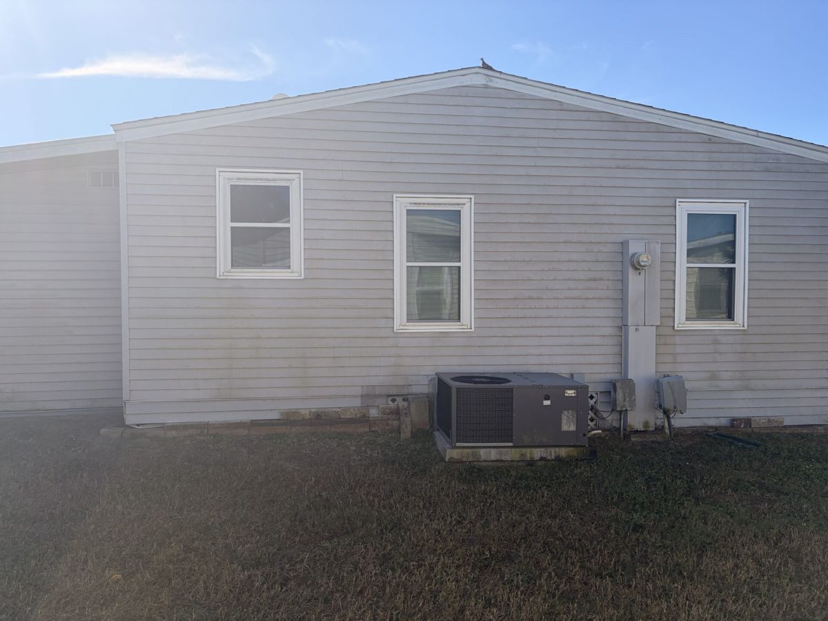 1121 48th Avenue Drive