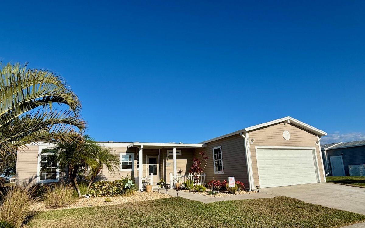 3946 MANATEE CLUB DRIVE