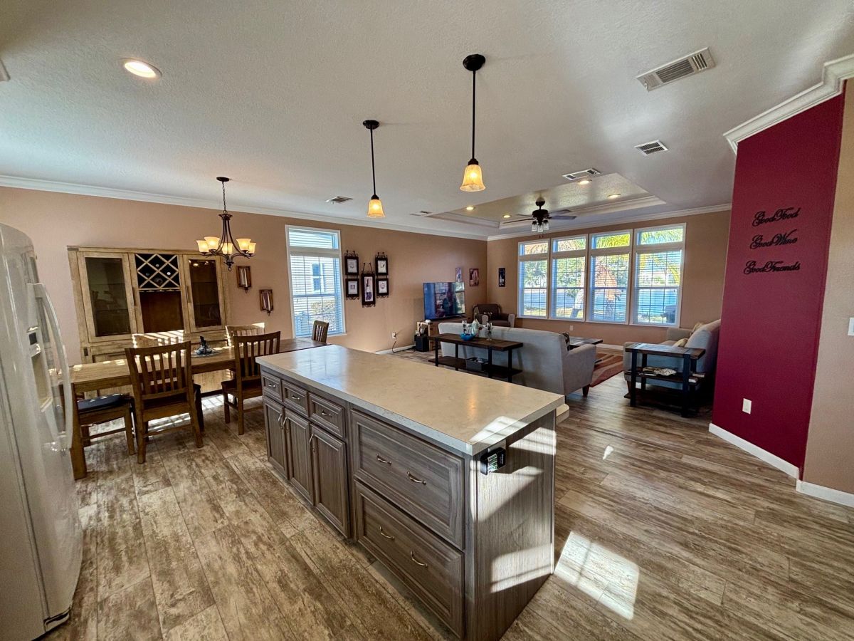 3946 MANATEE CLUB DRIVE