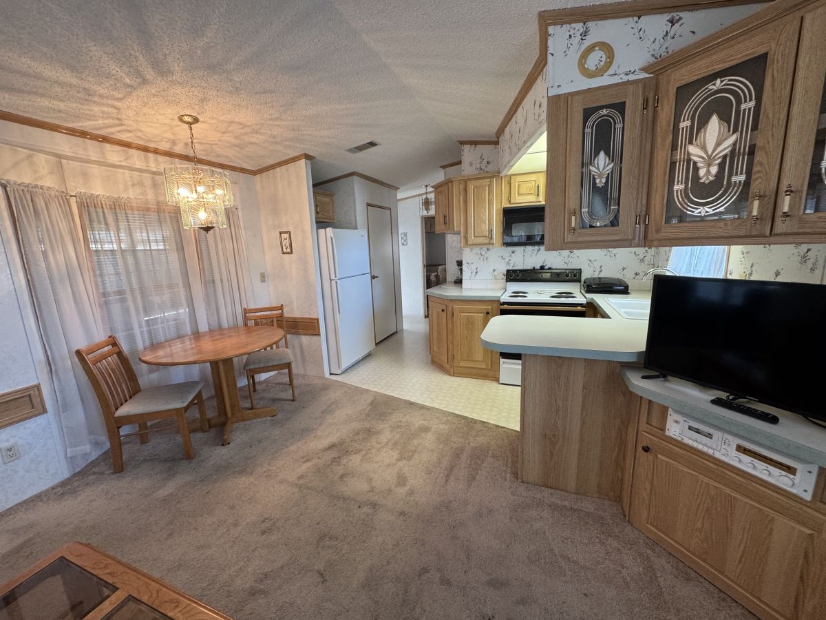 5551 SW 18th Terrace