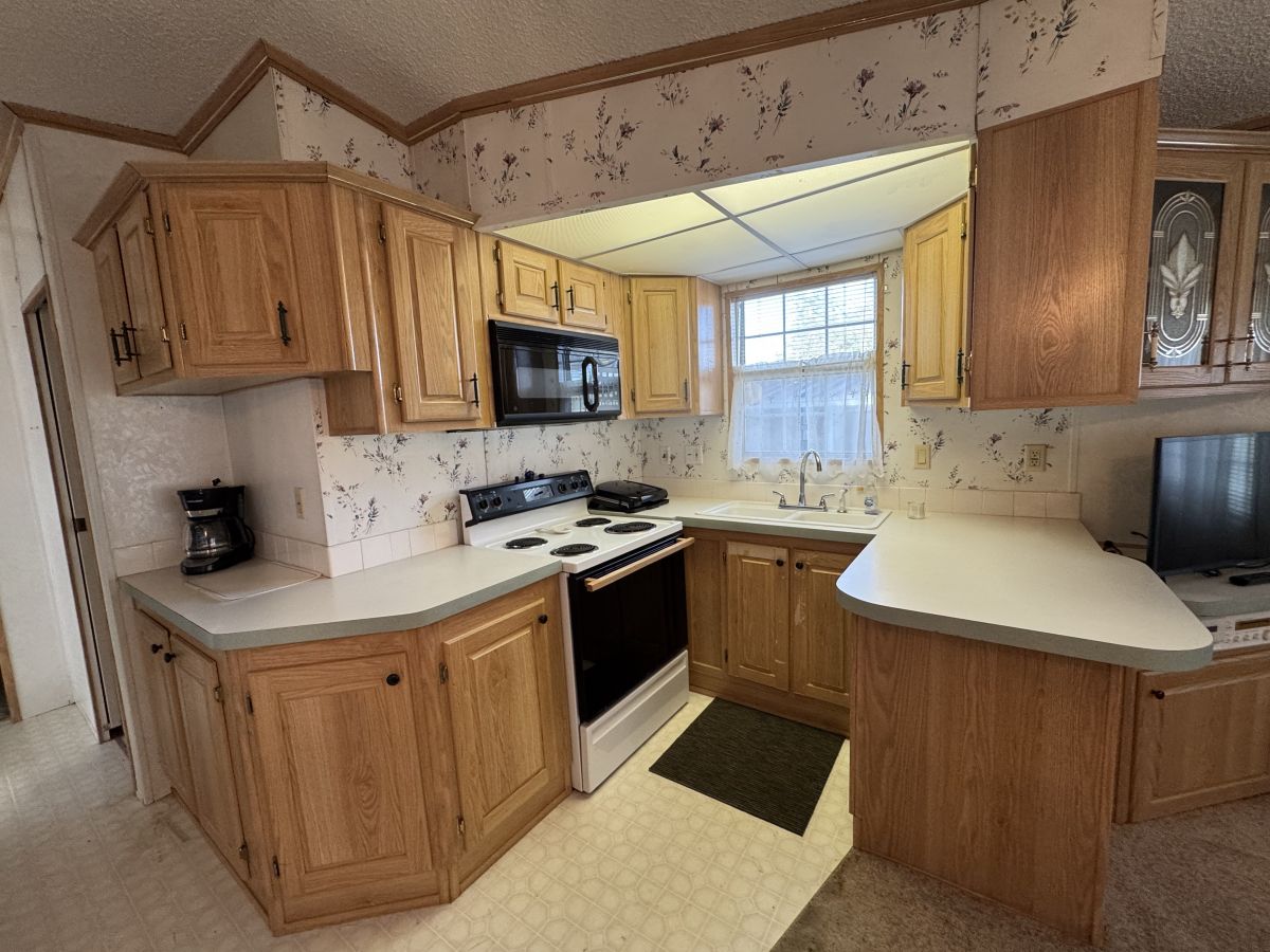 5551 SW 18th Terrace