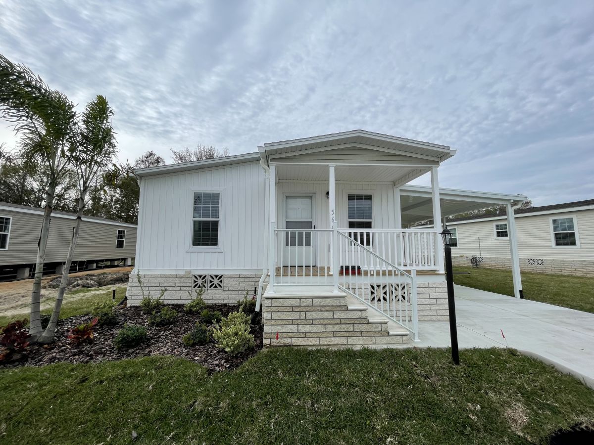 3000 US HWY 17/92 W LOT #564