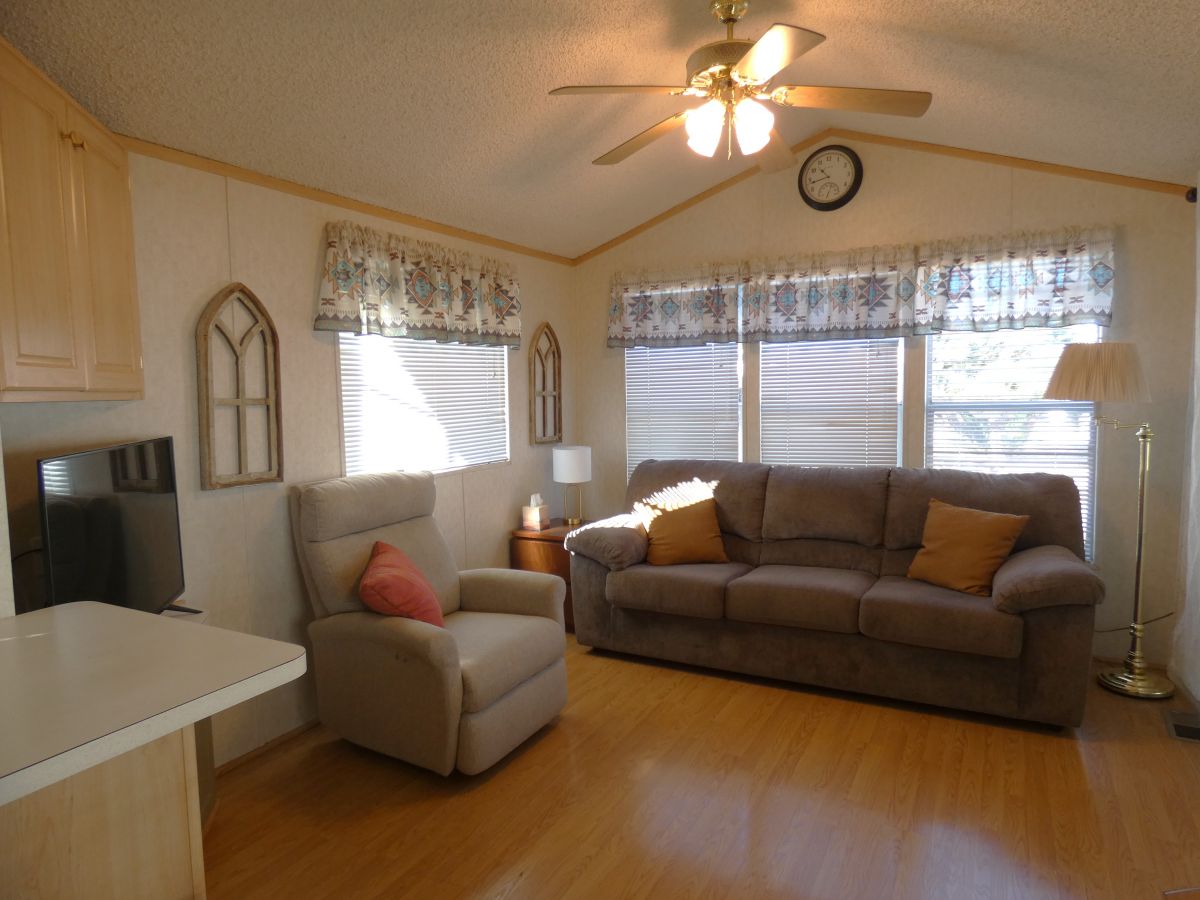 1110 North Henness Rd 205