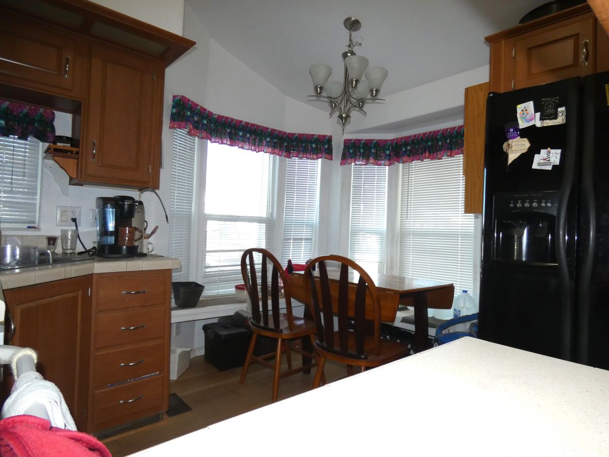 1110 North Henness Rd 1523