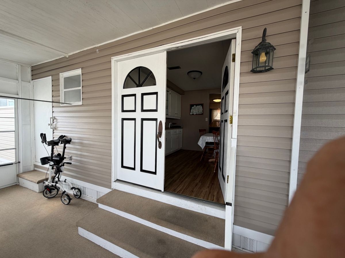 3108 Saralake Dr., South